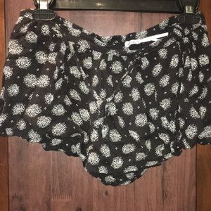 Black flowy shorts with pockets